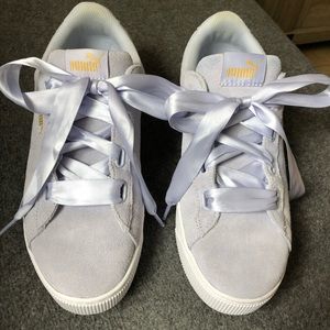 Women’s Puma platform sneakers lilac ribbon Sz 9.5
